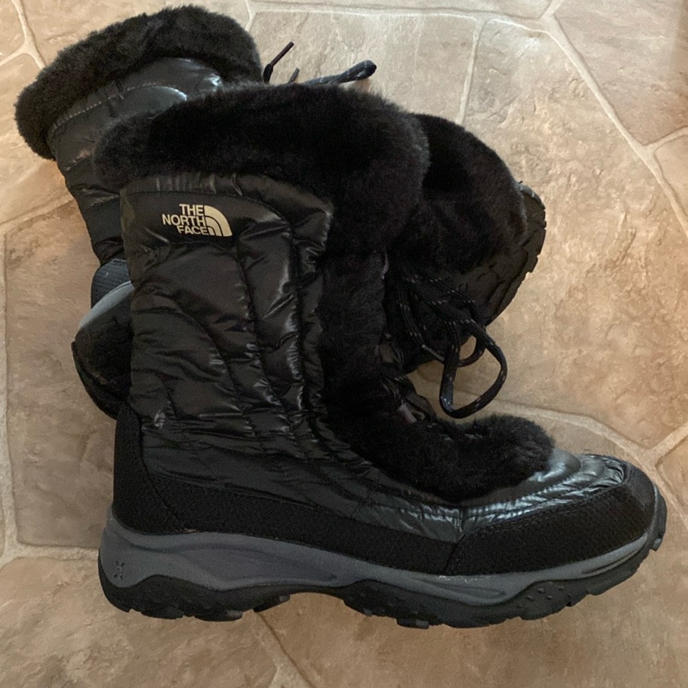 THE NORTH FACE WINTER BOOTS SIZE 7🥰🥰